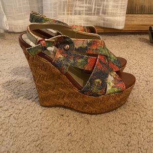 Guess wedges, never worn